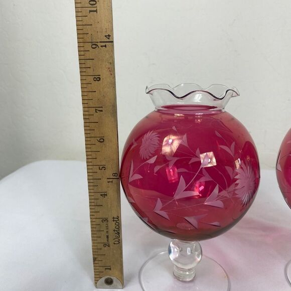 2 Vtg  cranberry round vases 2 w/etched flowers on a base. 50s 60s - Picture 6 of 8